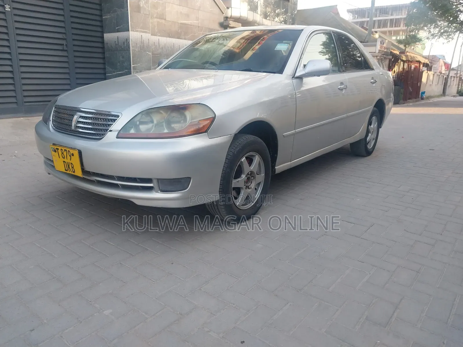 Toyota Mark II 2004 Silver
