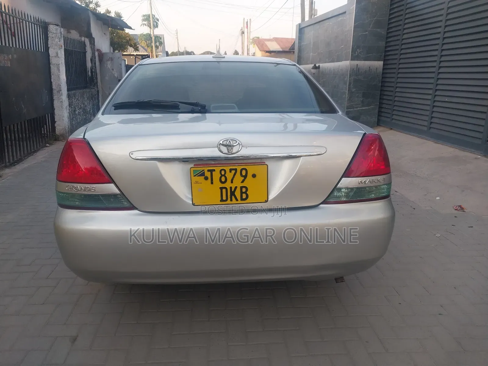 Toyota Mark II 2004 Silver