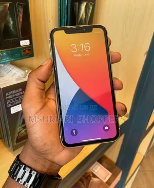 Apple iPhone 11 64 GB White