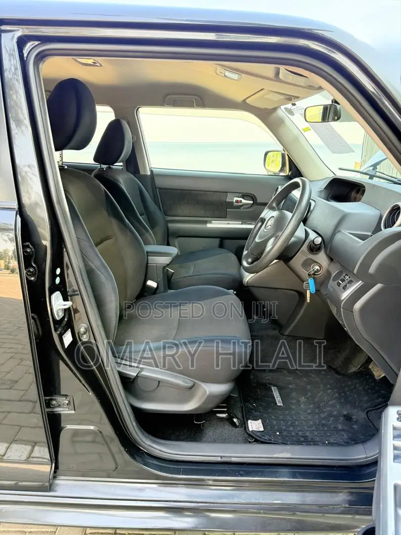 Toyota Corolla Rumion 2010 Black