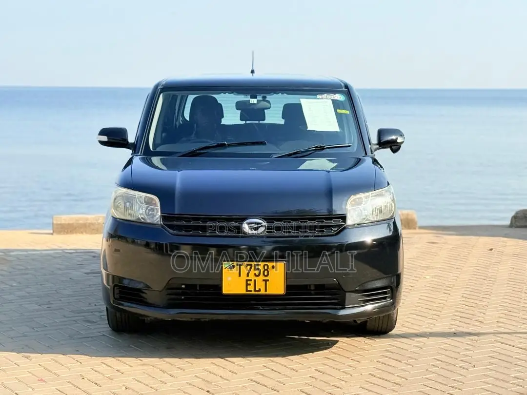Toyota Corolla Rumion 2010 Black