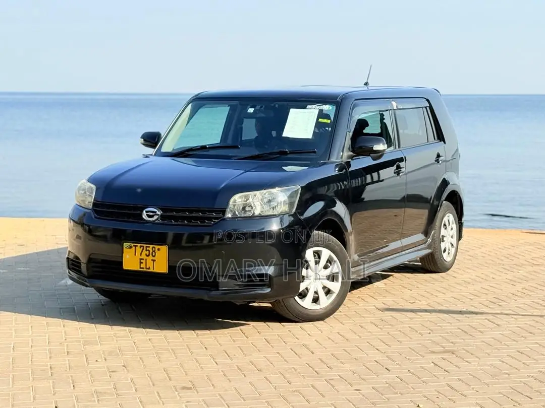 Toyota Corolla Rumion 2010 Black