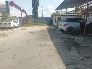 Kawawa Road Showroom, Garage Au Muwekezaji Wa Frem Linafaa