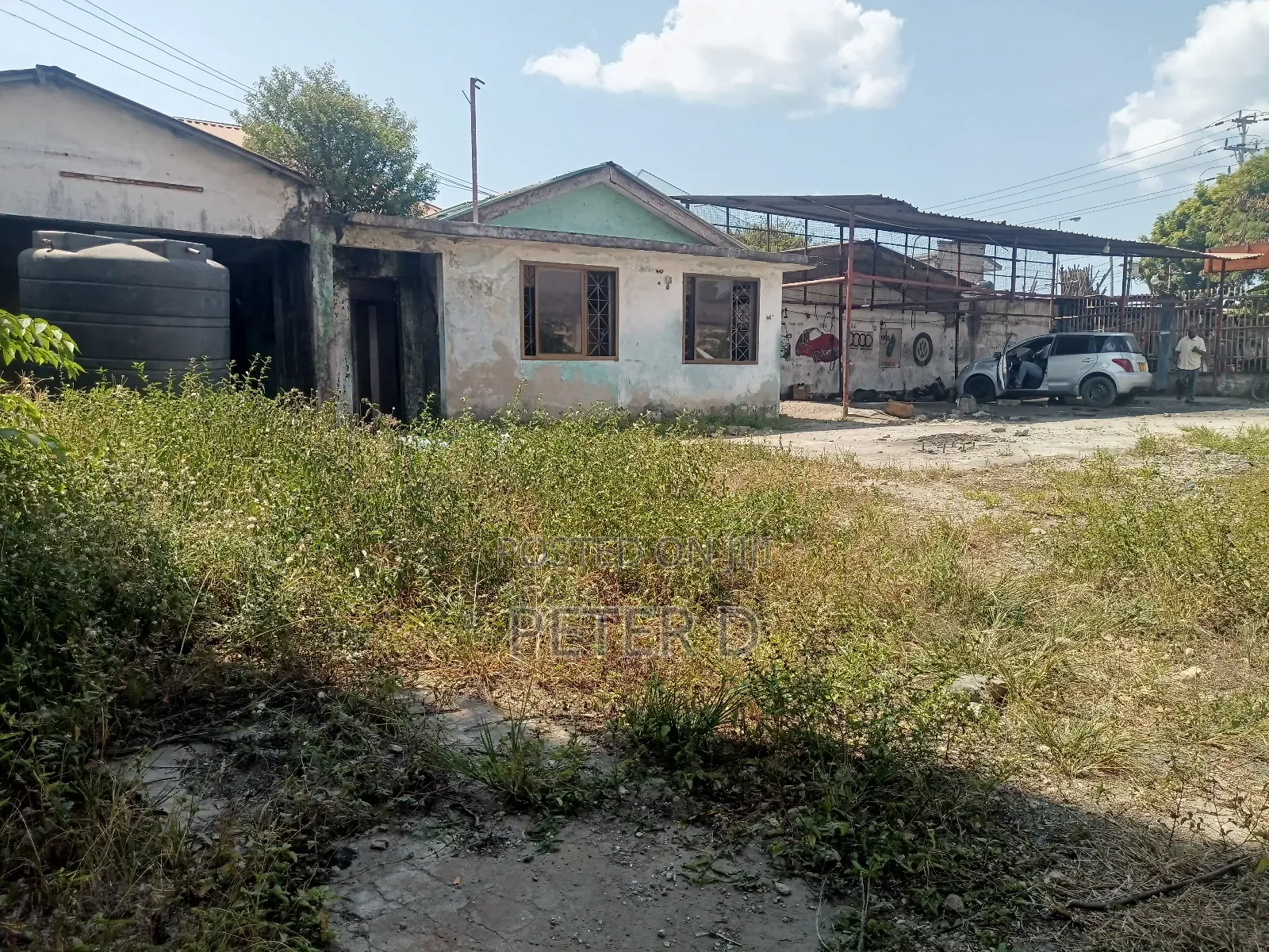 Kawawa Road Showroom, Garage Au Muwekezaji Wa Frem Linafaa