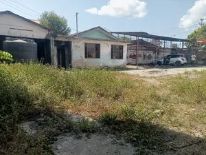 Kawawa Road Showroom, Garage Au Muwekezaji Wa Frem Linafaa