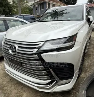 Lexus LX 2022 White