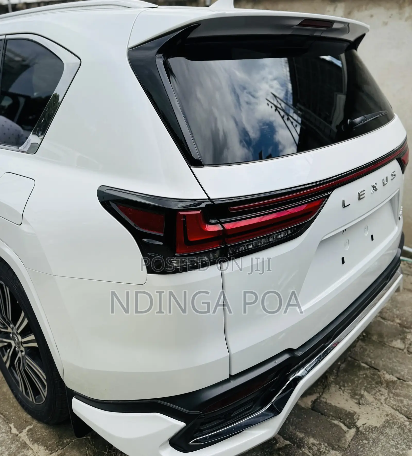 Lexus LX 2022 White