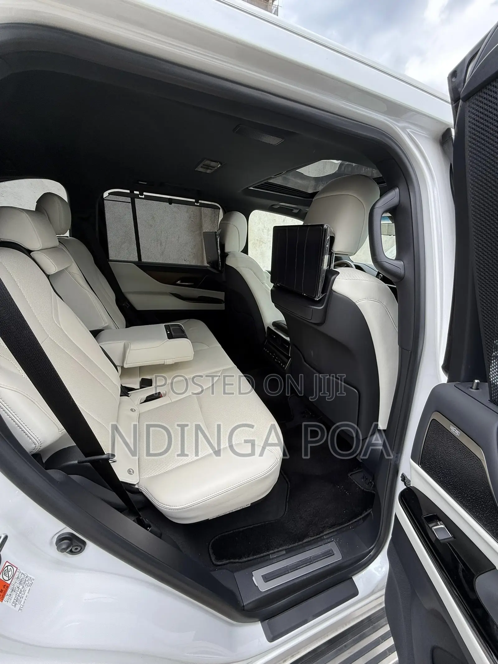 Lexus LX 2022 White