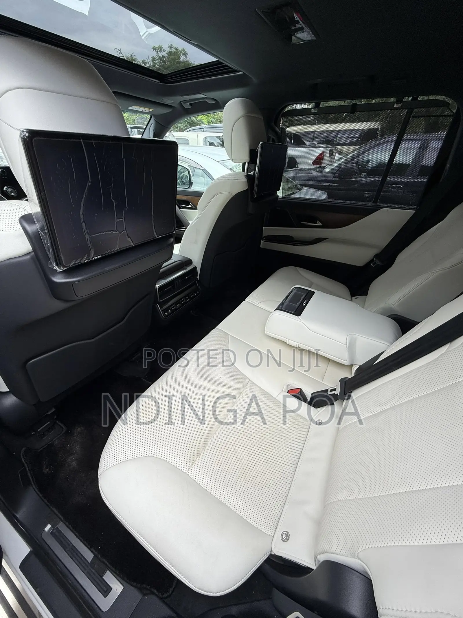 Lexus LX 2022 White