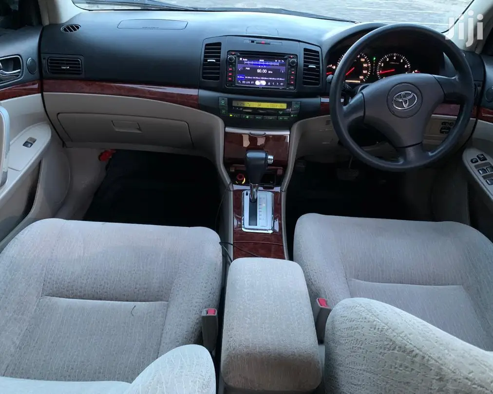 Toyota Premio 2002 Silver