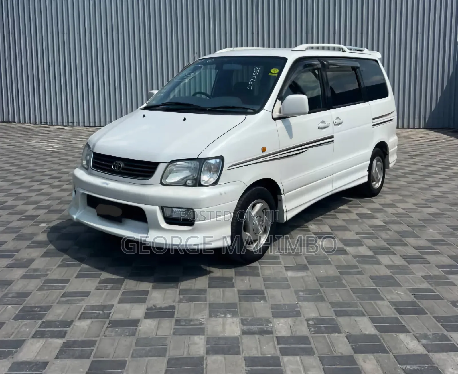 Toyota Noah 2001 White