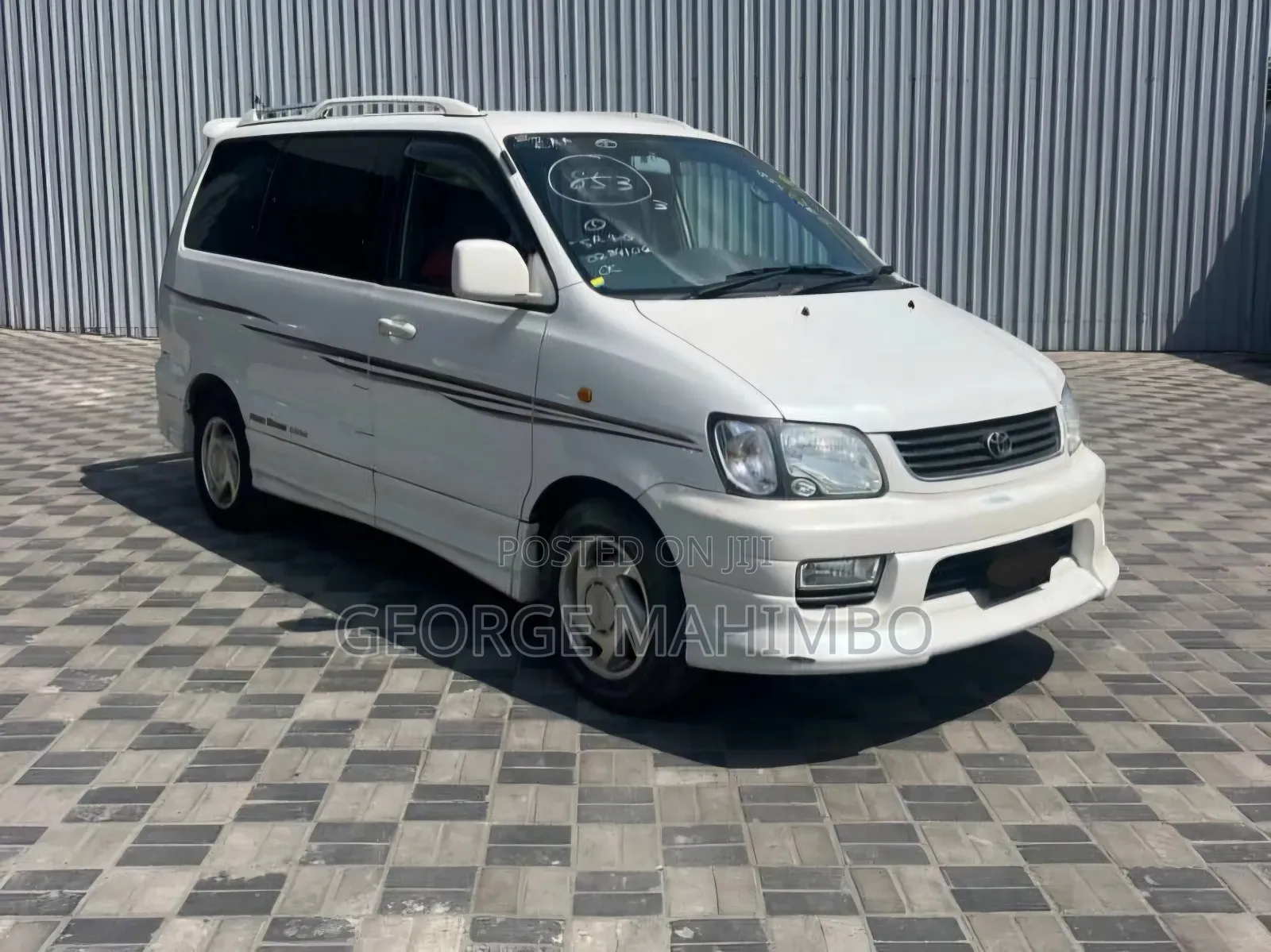 Toyota Noah 2001 White
