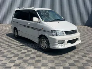 Toyota Noah 2001 White