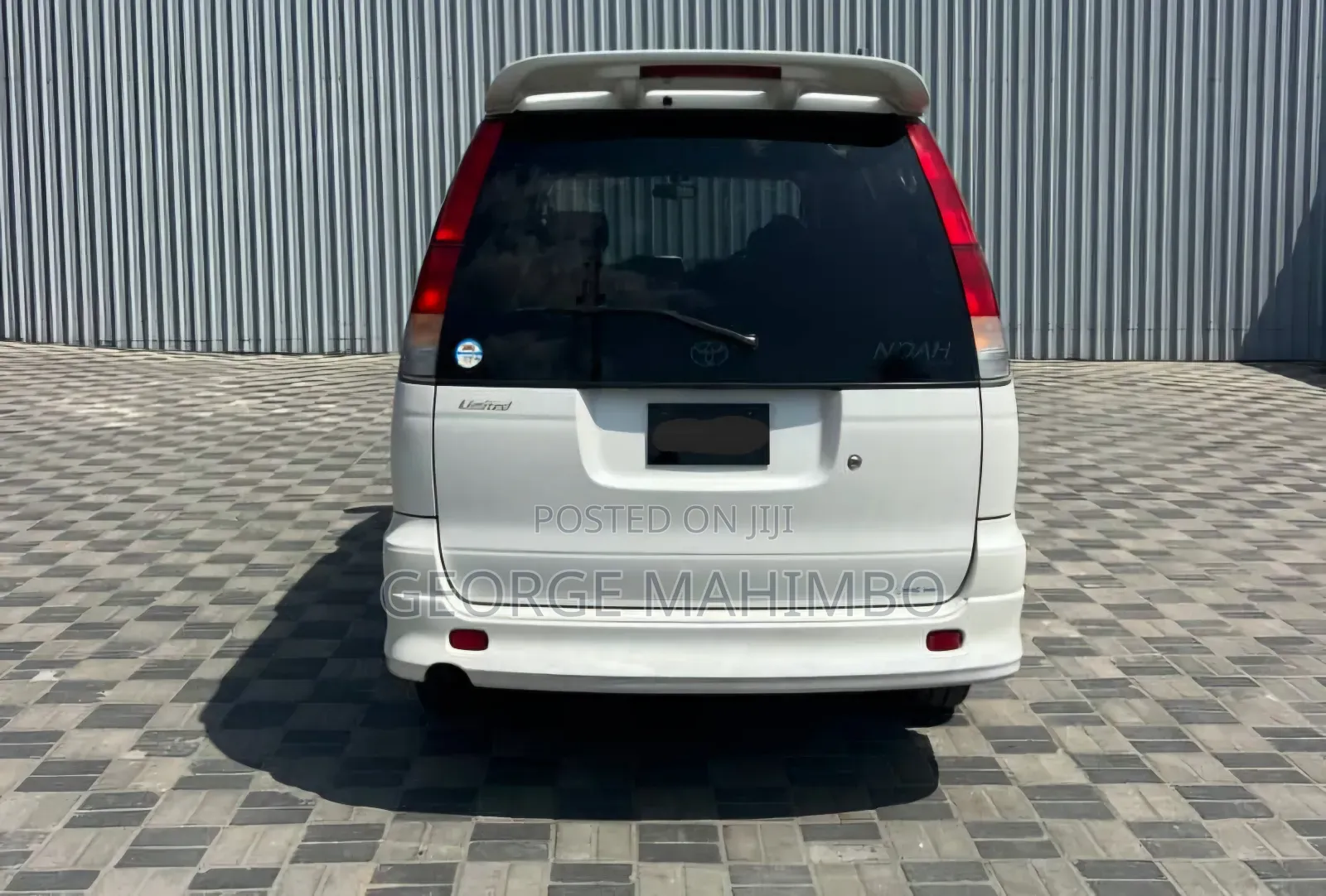 Toyota Noah 2001 White