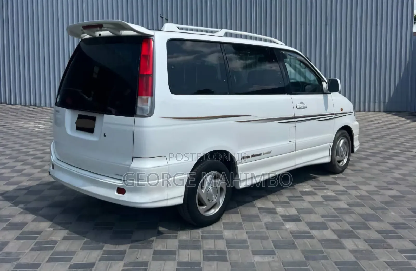 Toyota Noah 2001 White