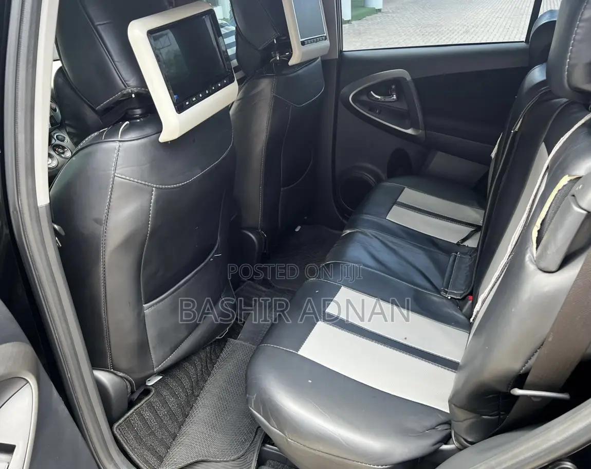 Toyota Vanguard 2013 Black