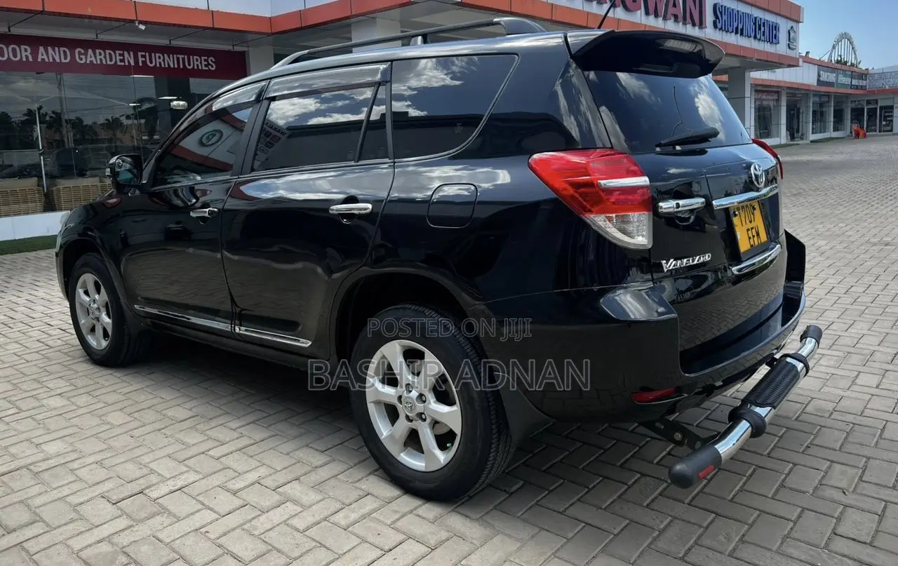 Toyota Vanguard 2013 Black