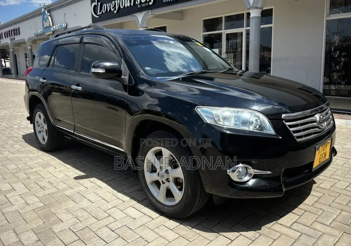 Toyota Vanguard 2013 Black