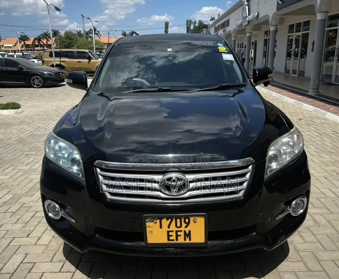 Toyota Vanguard 2013 Black