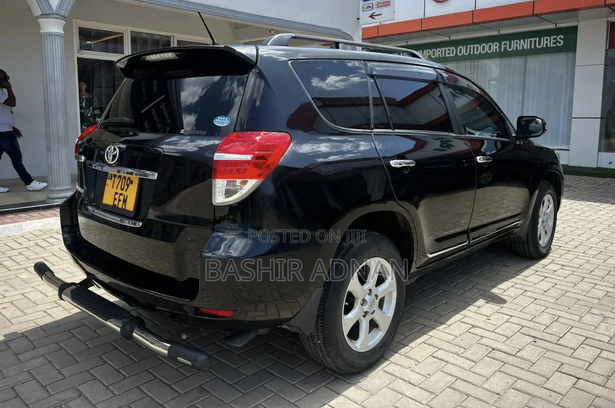 Toyota Vanguard 2013 Black