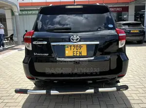 Toyota Vanguard 2013 Black