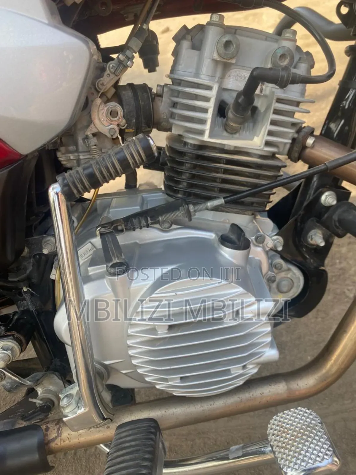 TVS HLX Plus ES 2025 Red