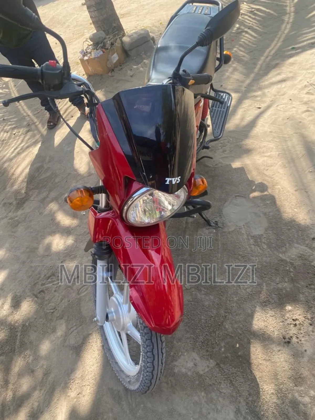 TVS HLX Plus ES 2025 Red