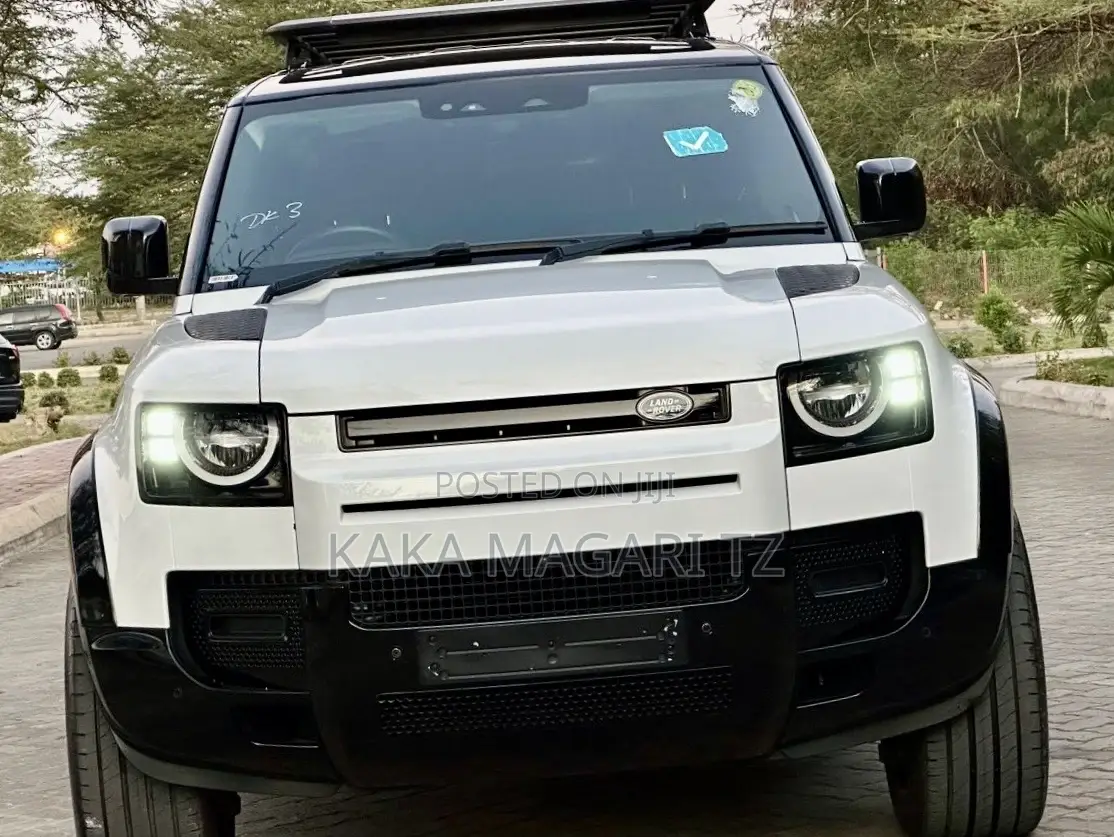 Land Rover Defender 2022 White