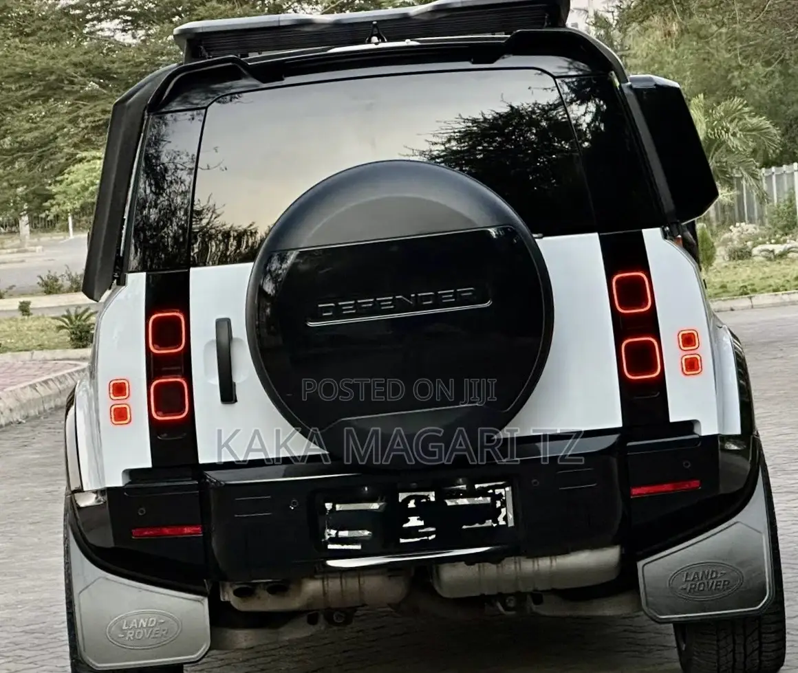 Land Rover Defender 2022 White