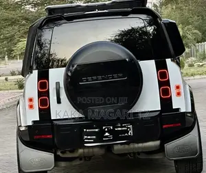 Land Rover Defender 2022 White