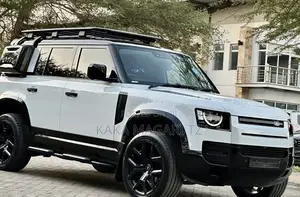 Land Rover Defender 2022 White
