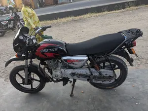 Bajaj Boxer X125 2024 Black