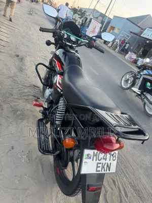 TVS HLX 125 2025 Black