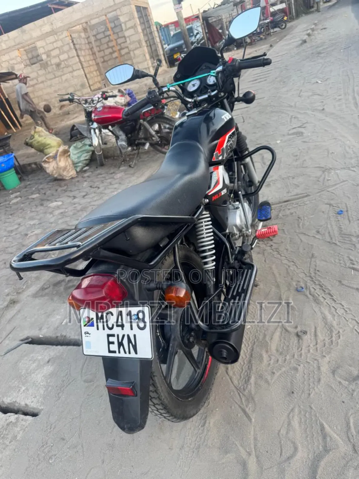TVS HLX 125 2025 Black