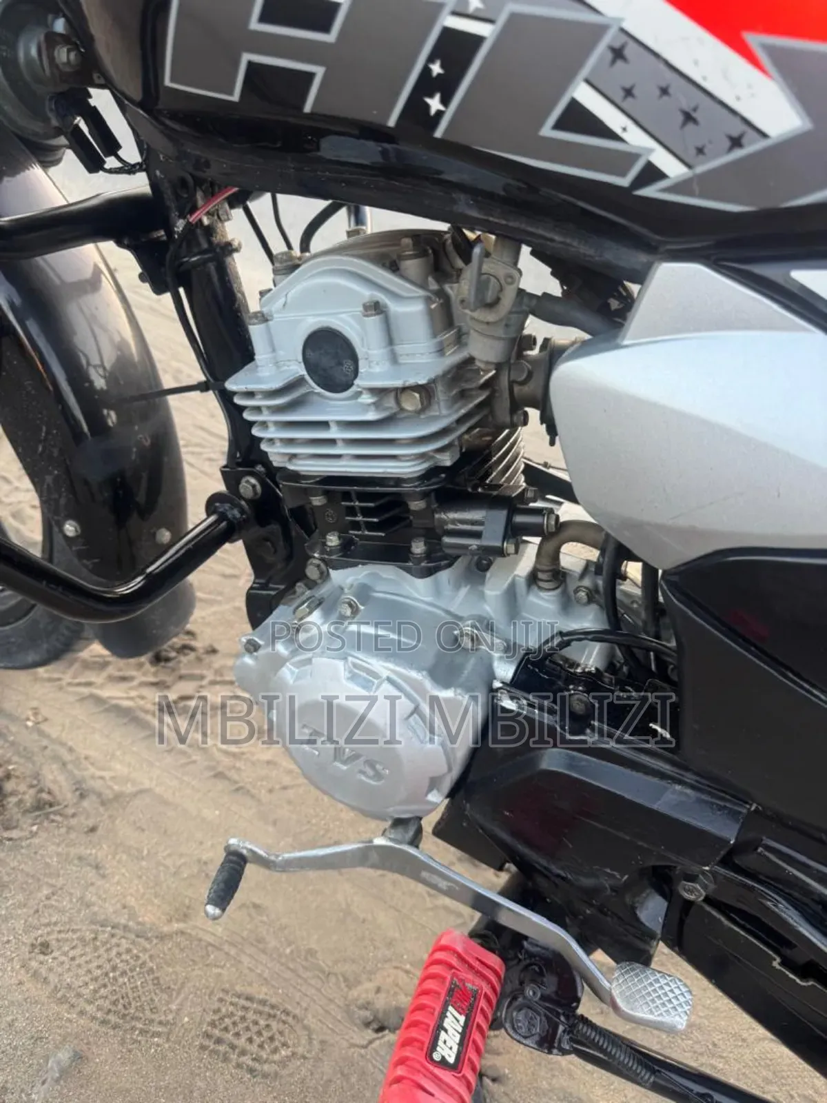 TVS HLX 125 2025 Black