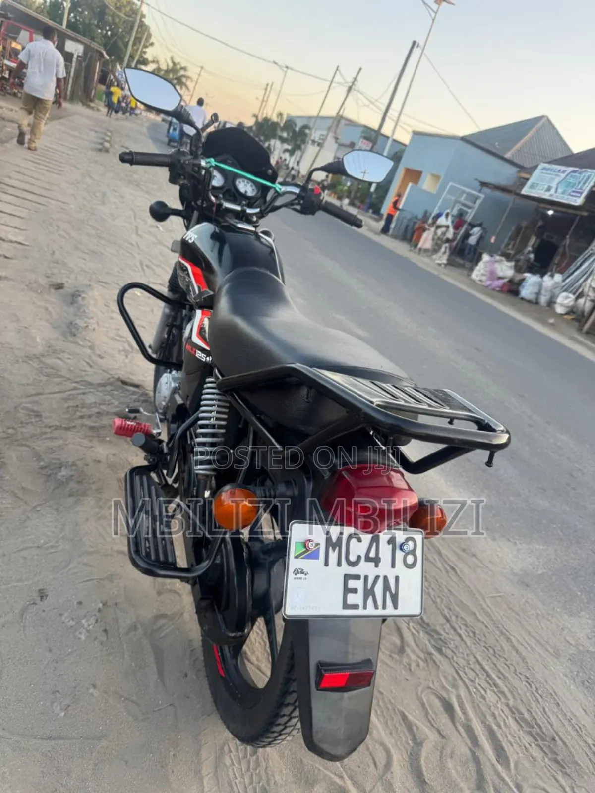 TVS HLX 125 2025 Black