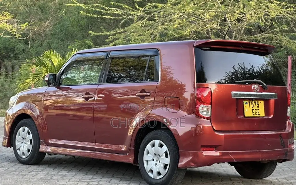 Toyota Corolla Rumion 2008 Red