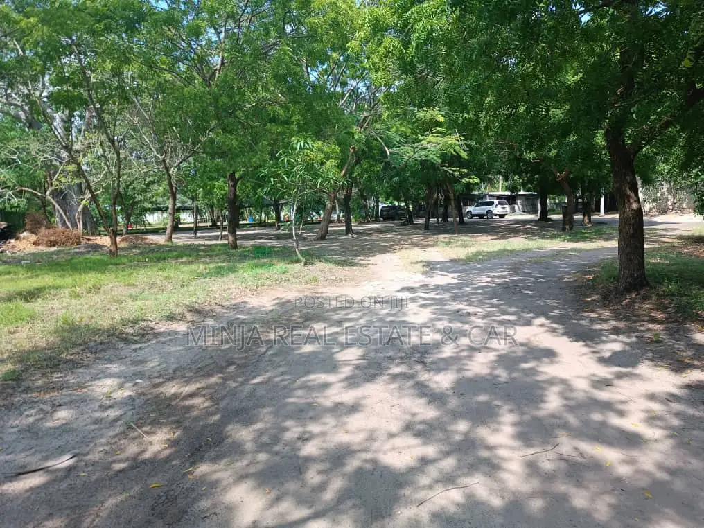 1st Line Plot From the Sea for Sale in Kunduchi
