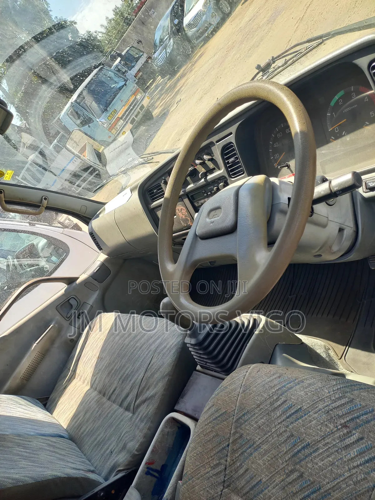 Mitsubishi Canter Tani 4