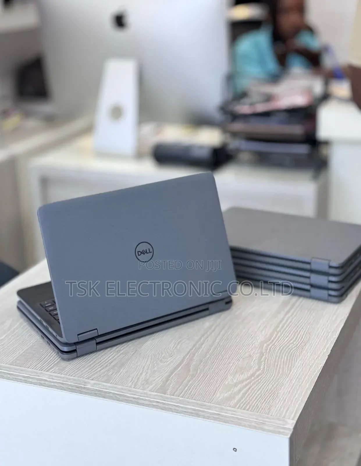 New Laptop Dell 8GB Intel SSD 256GB