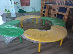 Moonshape Nursery Table