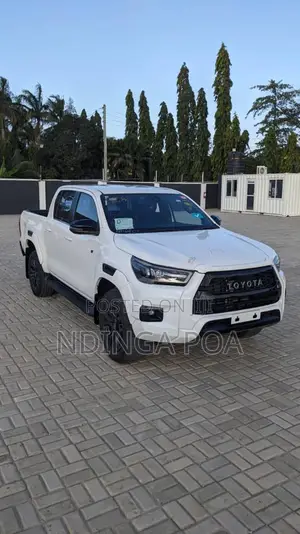 Toyota Hilux Revo Double Cab Deisel 2.4 RWD 2022 White