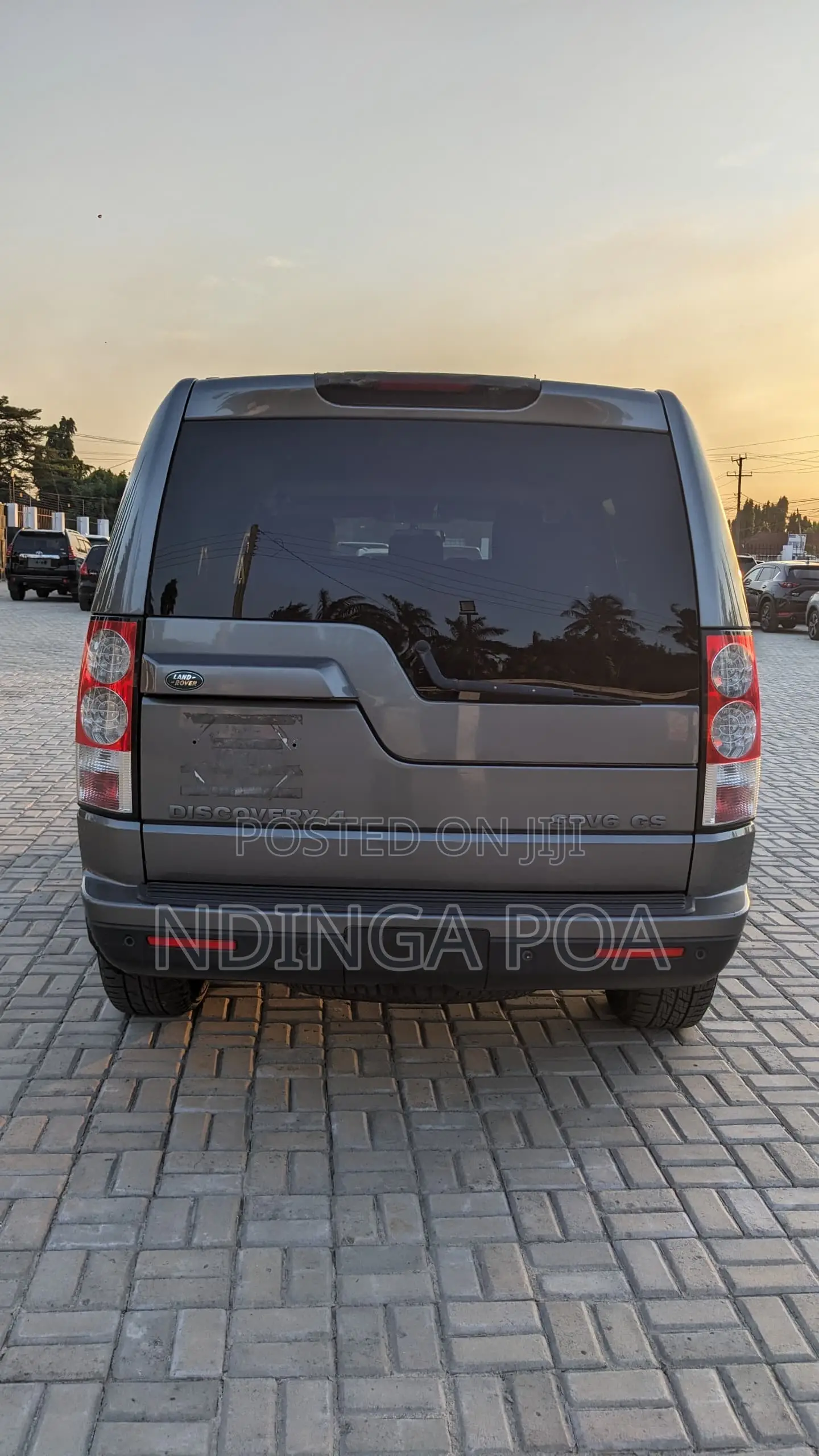 Land Rover Discovery 2010 Gray