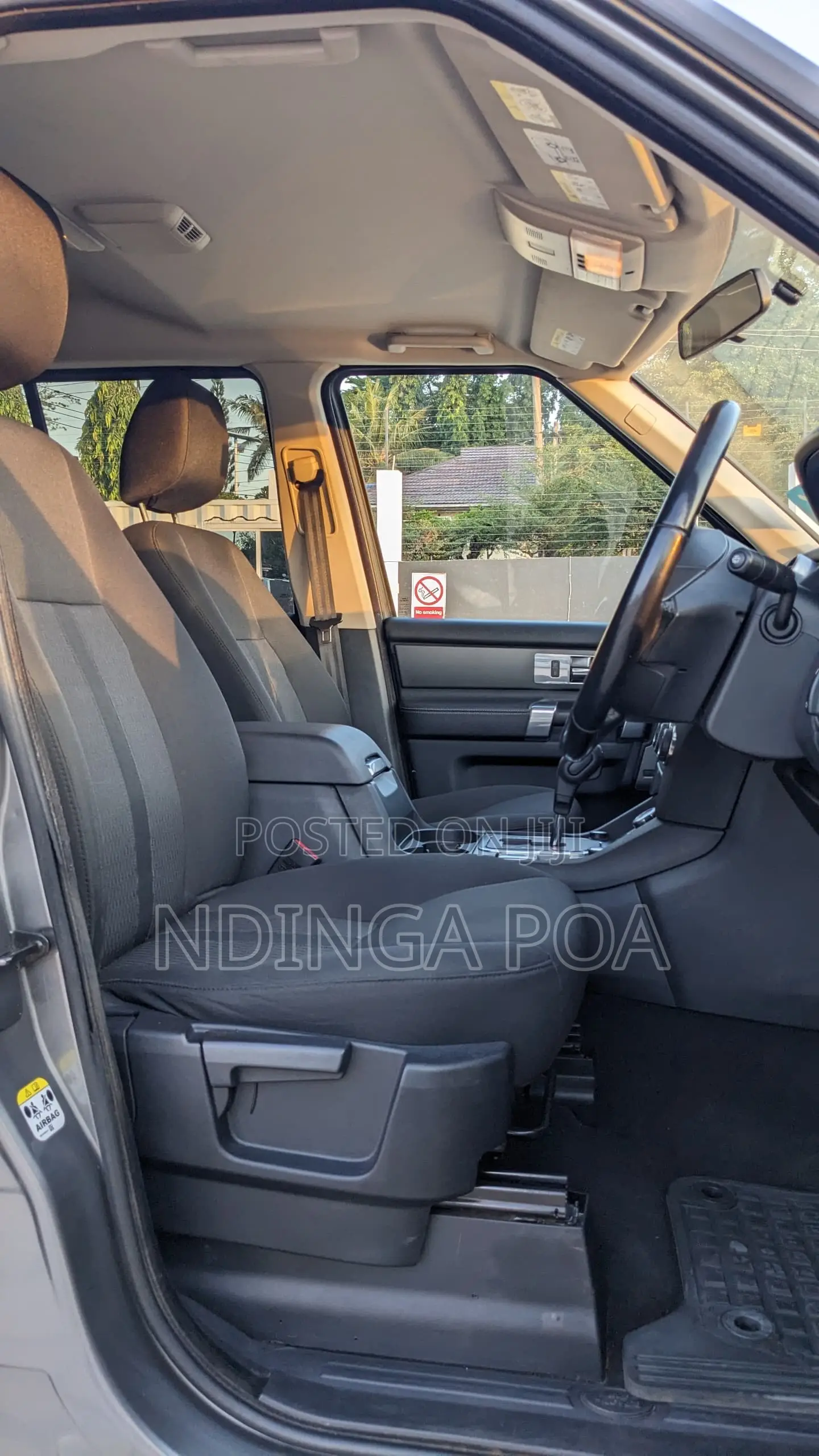 Land Rover Discovery 2010 Gray