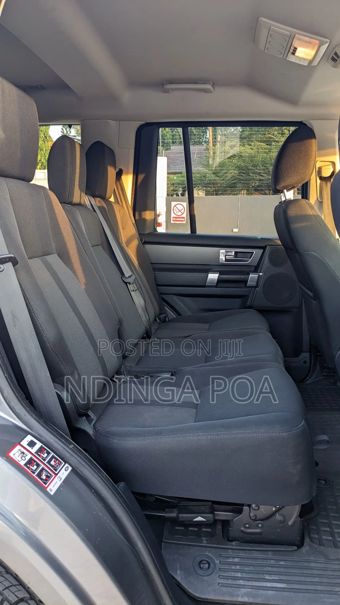 Land Rover Discovery 2010 Gray
