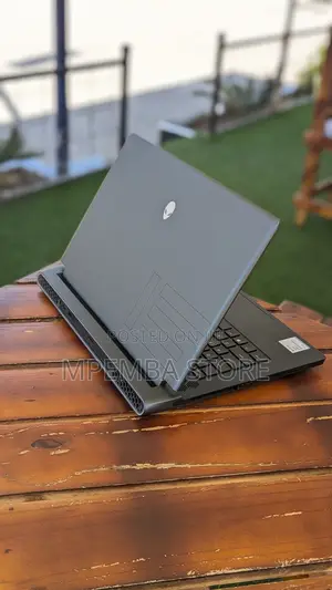 New Laptop Dell Alienware M15 R7 16GB Intel Core i7 SSD 512GB
