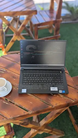 New Laptop Dell Alienware M15 R7 16GB Intel Core i7 SSD 512GB
