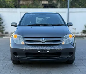 Toyota IST 2005 Gray