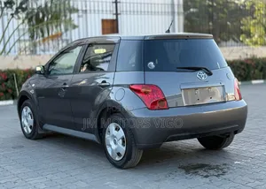 Toyota IST 2005 Gray