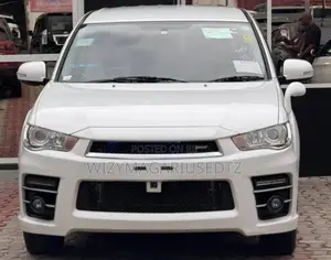 Mitsubishi Outlander 2012 Off white